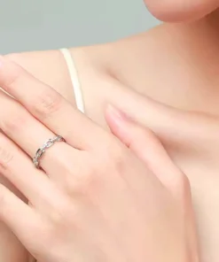 Anello fine in argento Noémie