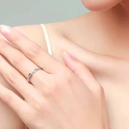 Anello fine in argento Noémie