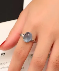 Alternative view of Anello vintage con zaffiro Zoé