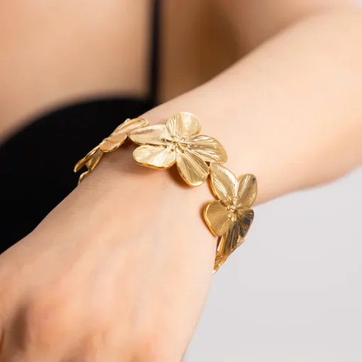 Bracciale floreale da sposa Morgane - immagine 2