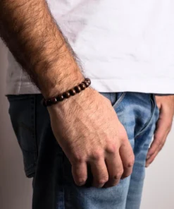 Alternative view of Bracciale uomo con perle in legno