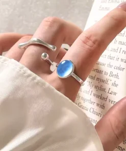 Anello in argento con pietra di luna