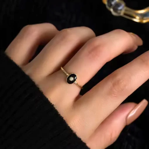 Anello con pietra nera Juliette - immagine 8