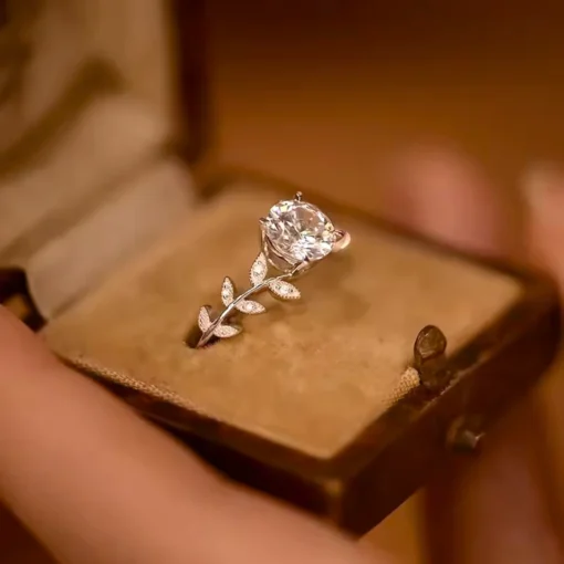 Anello con pietra Gabrielle - immagine 3