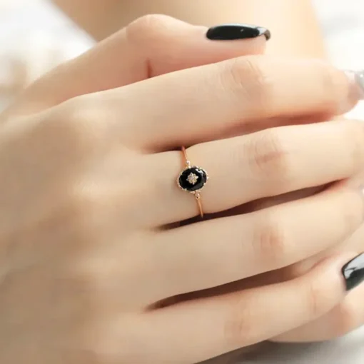 Anello con pietra nera Juliette - immagine 9
