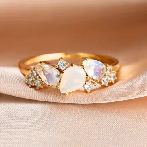 Anello in oro con pietra di luna - immagine 9