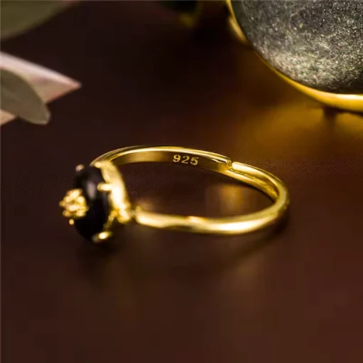 Anello con pietra nera Juliette - immagine 5